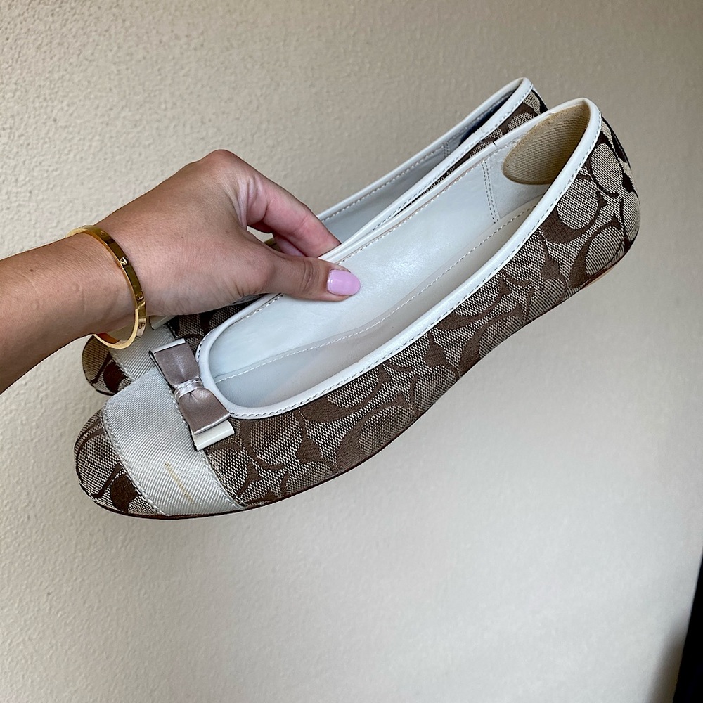 Coach flats